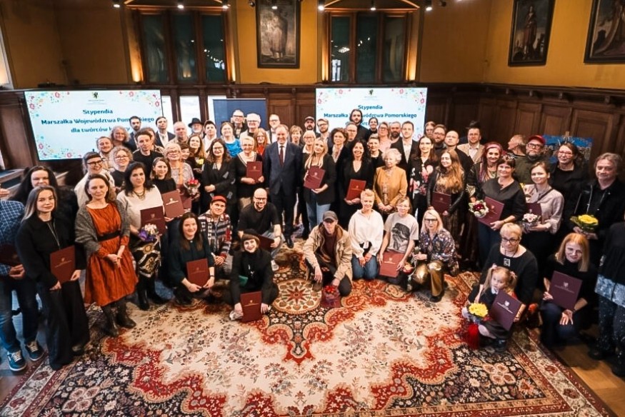 Milion złotych na kulturę. Marszałek wręczył 117 stypendiów