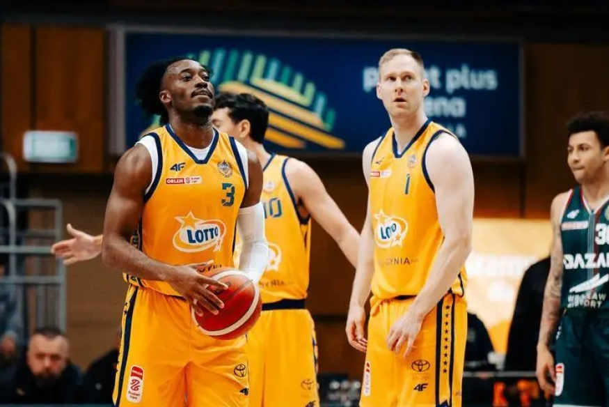 Arka Gdynia bliżej play-off. Efektowne zwycięstwo nad Śląskiem