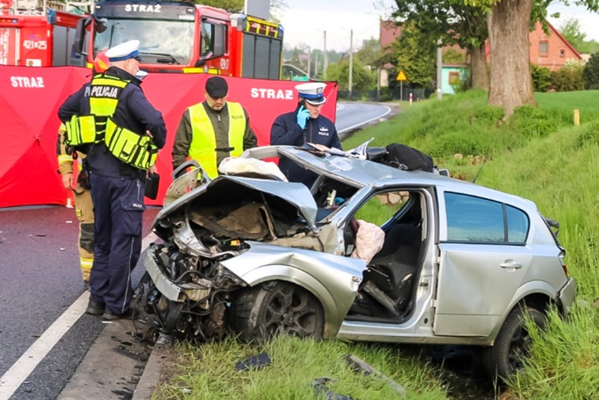 Wypadek w powiecie człuchowskim: Dwie osoby nie żyją