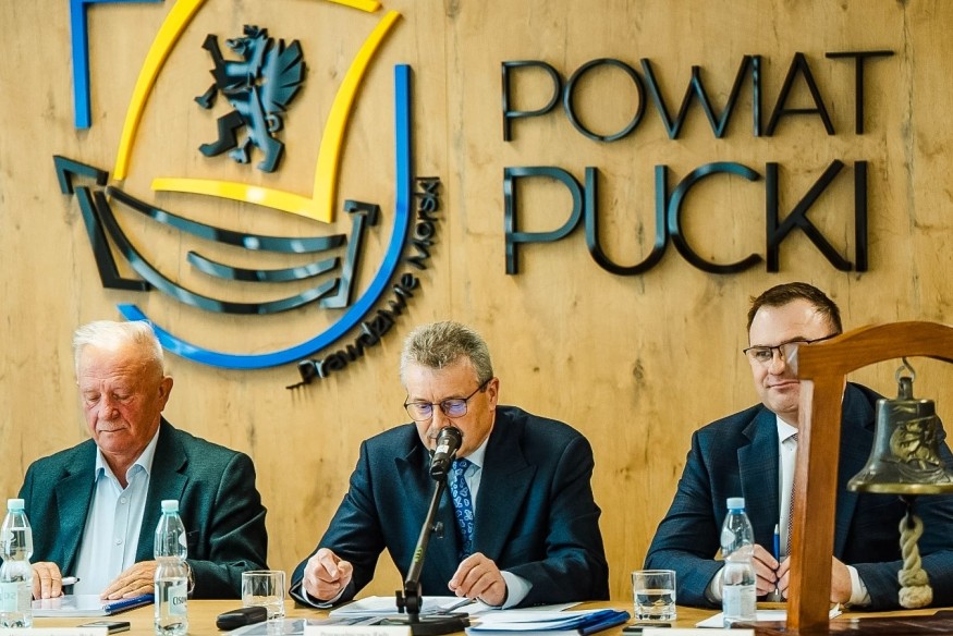Powiat pucki z absolutorium. Wydatki i inwestycje pod lupą