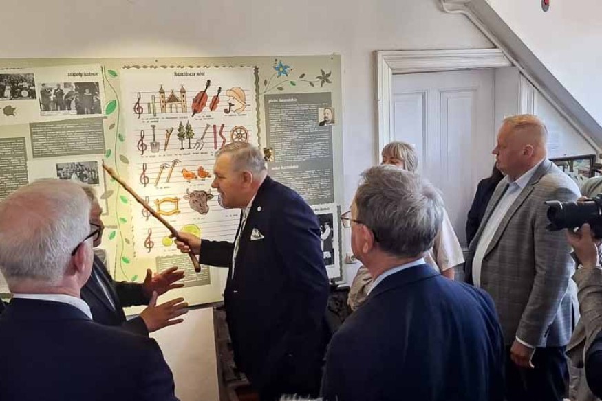 Senatorowie w Kartuzach. Rozmawiano o rozbudowie Muzeum Kaszubskiego