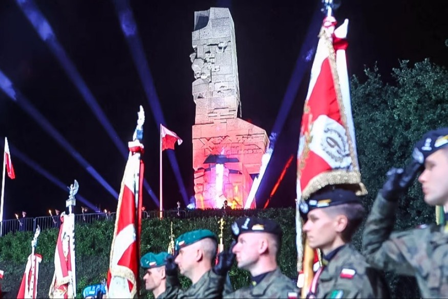 Obchody na Westerplatte. Przemówienia prezydenta i premiera