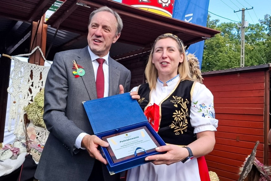 Linia z najpiękniejszym wieńcem na Pomorskim Święcie Plonów
