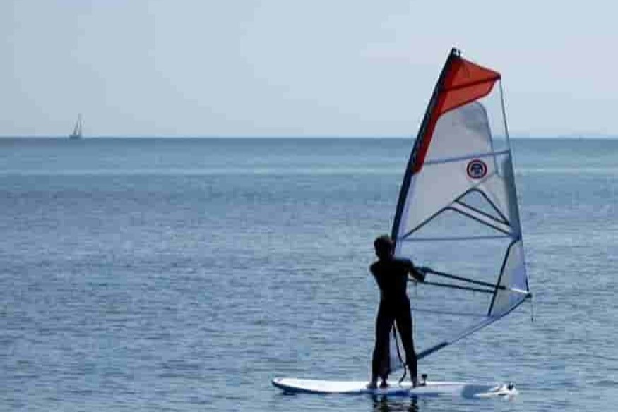 30 września: SE 3-4 Bf słonecznie Hel surfing