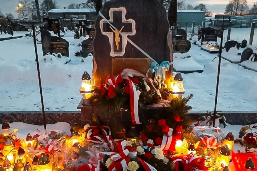 Zmiany przy cmentarzach. Więcej policji i nowa organizacja ruchu